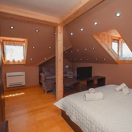 3 Vila Korce