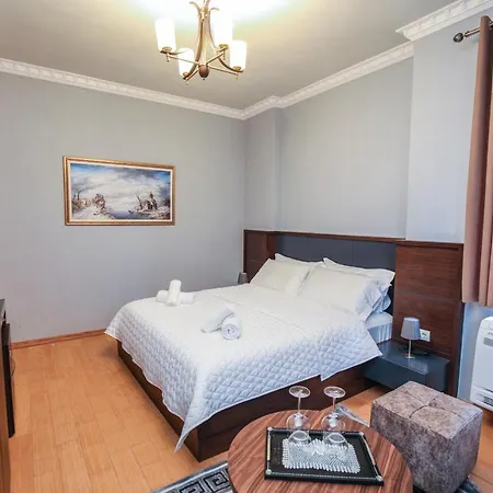 Villa 3 *