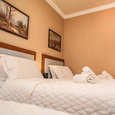 Villa 3 Korce