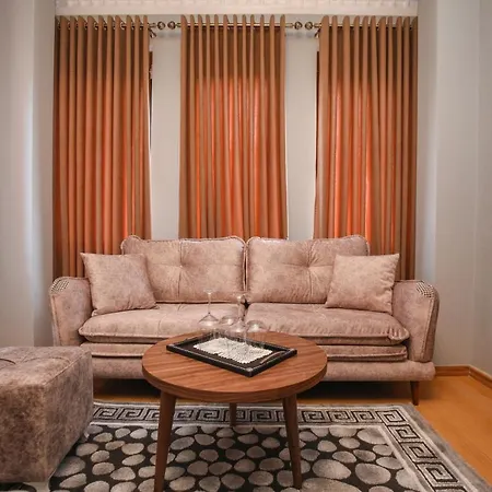 3 Korçë Villa *